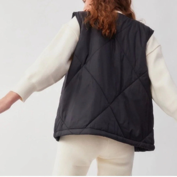 NWT Socialite Quilted Vest, Black, S/M - Picture 3 of 10